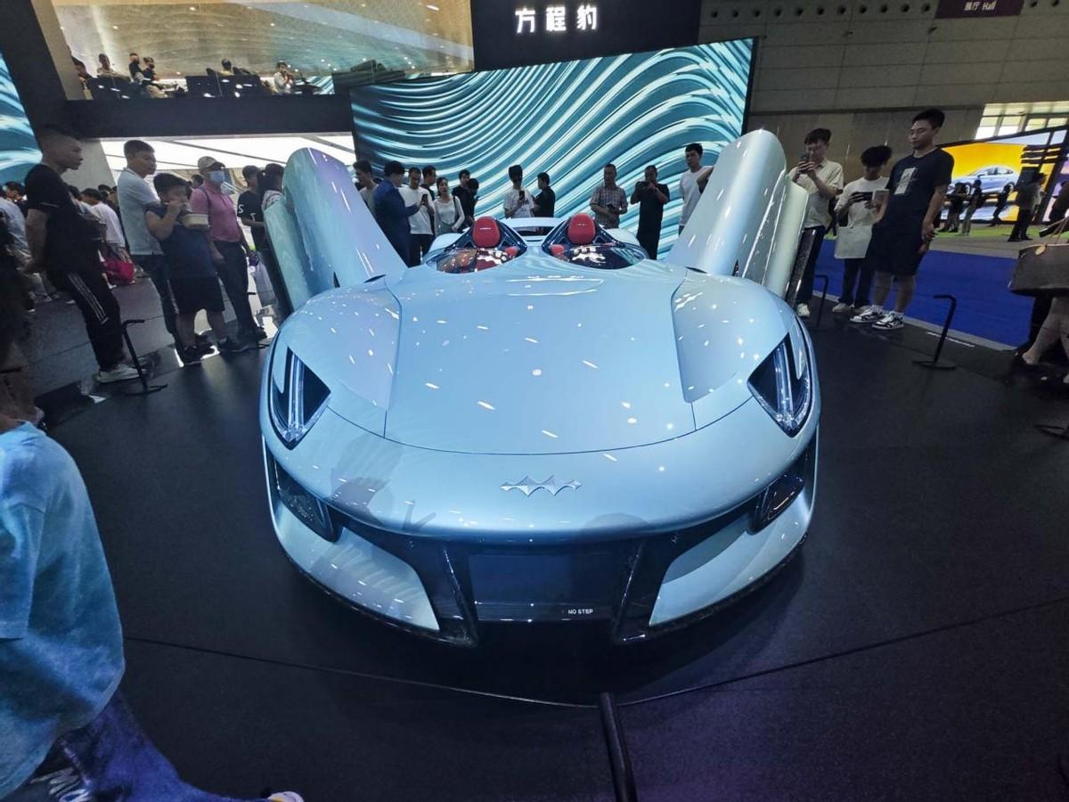方程豹豹9现身深圳车展!定价会是多少?