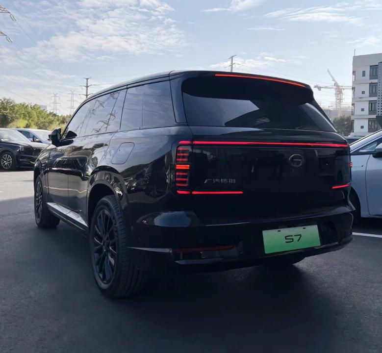国产“小揽胜”要来了!广汽传祺S7展车到店,搭全新1.5T插混系统