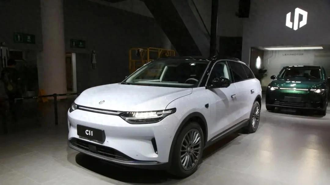 零跑C11对比深蓝S07,谁才更值得入手?
